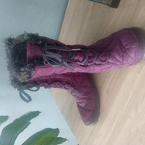 Columbia Women's Minx Mid Snow Boot in Vino. 7.5